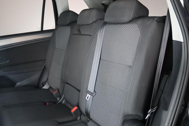 Volkswagen TIGUAN Allspace 1.5 TSI Comfortline Business 7-Persoons Trekhaak, LED, Keyless, Navigatie,