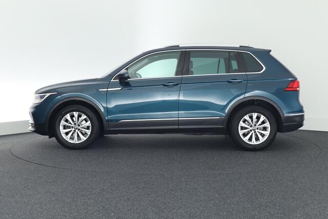 Volkswagen TIGUAN 1.5 TSI 150pk DSG Life Business Trekhaak Camera Keyless Virtual Cockpit Stoelverwarming Massage Navigatie