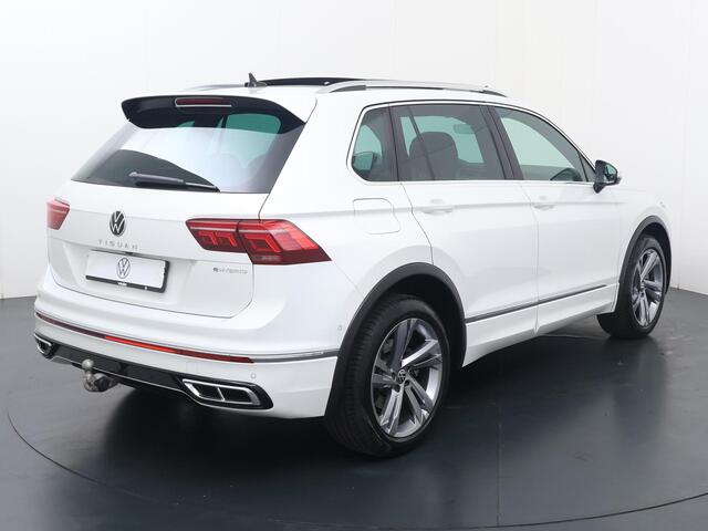 Volkswagen TIGUAN 1.4 TSI eHybrid R-Line Business | 245 PK | SoH 100% | Automaat | Multifunctioneel stuurwiel | Panoramadak | Trekhaak |