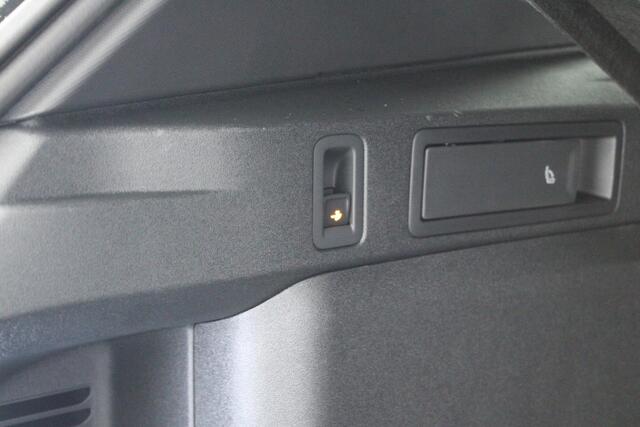 Volkswagen TIGUAN 1.5 272pk eHybrid R-Line Edition Black Style Trekhaak Camera Keyless Massage Virtual Cockpit Panoramadak