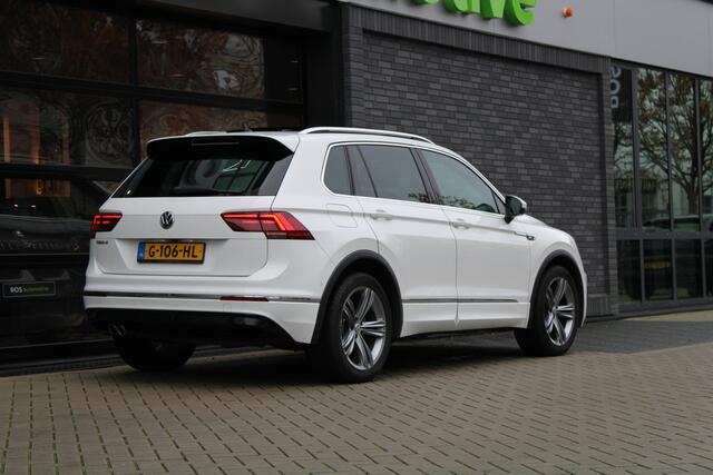 Volkswagen TIGUAN 1.5 TSI ACT Highline Business R | NAP! | PANO | 360 | ACC | KEYLESS | ELEK.TREKHAAK |