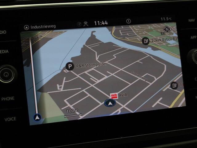 Volkswagen TIGUAN 1.4TSIe Hybrid 180kW/245PK R-Line DSG · Panoramadak · Trekhaak · Camera + Parkeersensoren