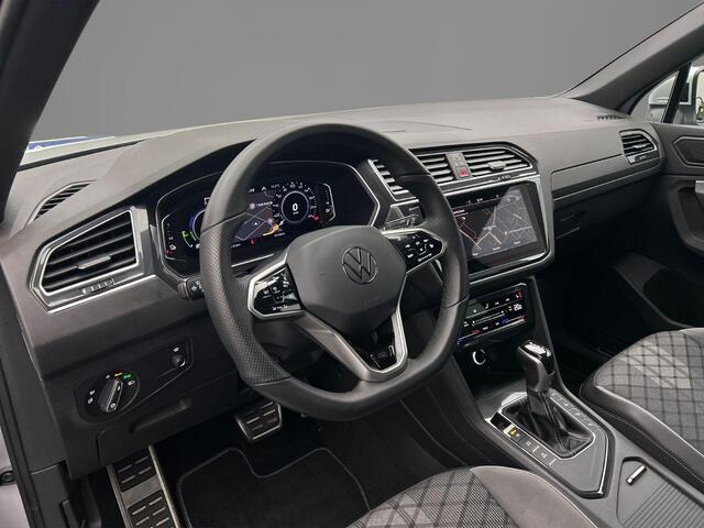 Volkswagen TIGUAN R-Line Business+ 1.4 TSI eHybrid 245pk DSG Automaat Trekhaak, Panoramadak, Adaptive cruise control, Elektrische achterklep, LED matrix koplampen