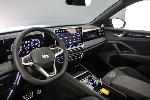 Volkswagen TIGUAN R-Line Edition 1.5 TSI eHybrid 272pk DSG Automaat Trekhaak, Navigatie, Achteruitrijcamera, Elektrische achterklep, Adaptive cruise control
