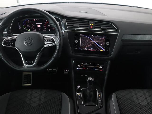 Volkswagen TIGUAN 1.4 TSI eHybrid R Line | Matrix LED | Camera | Carplay | Adaptive cruise | 19'' | Navigatie | Park Assist | Virtual Cockpit | Climate control | DAB | Getint glas