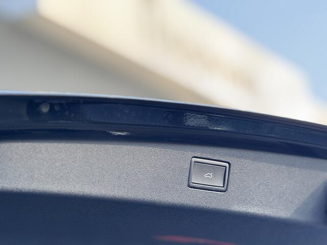 Volkswagen TIGUAN 1.5 eHybrid Life Edition | Facelift | Trekhaak | keyless | 18" | stoel en stuurverwarming