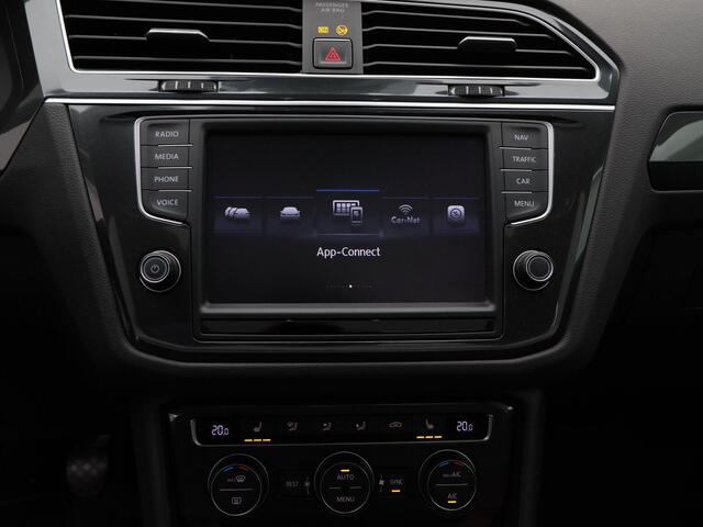 Volkswagen TIGUAN 1.4 TSi 150 Pk ACT Connected Series | Adaptive Cruise | Stoelverwarming | CarPlay | Parkeersensoren | Stoelmassage | Panoramadak | Trekhaak | 62.911 Km!!