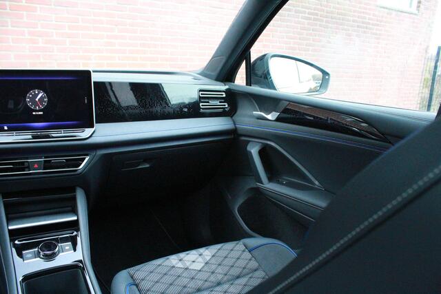 Volkswagen TIGUAN 1.5 eHybrid R-Line Edition | Pano | Trekhaak | ACC |