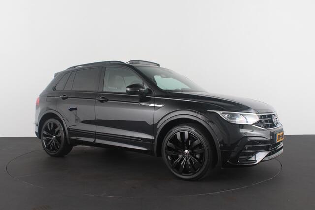 Volkswagen TIGUAN 1.5 TSI R-Line Business Premium Black Style Full option! Leer/Memory/H&K/360°/Trekhaak/20 inch