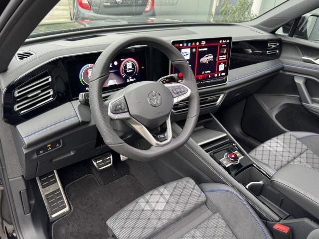 Volkswagen TIGUAN 1.5 272pk eHybrid R-Line Edition Black Black Style Trekhaak 360Camera Head-Up Navigatie Massage Stoelverwarming Panoramadak