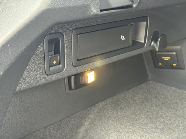 Volkswagen TIGUAN 1.5 TSI R-Line Business+ | Trekhaak | Keyless | Camera