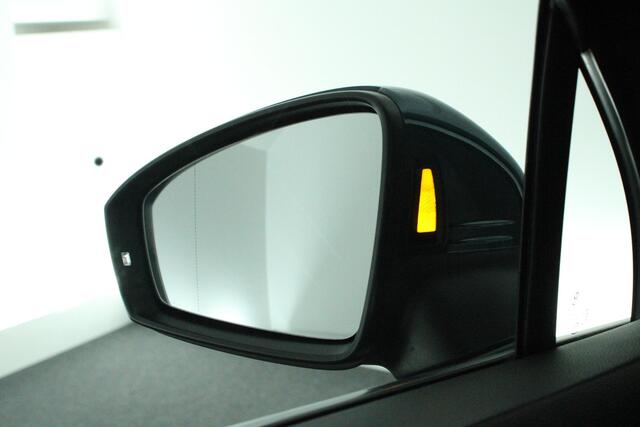 Volkswagen TIGUAN 1.5 TSI 150pk DSG R-Line Trekhaak Head-Up Stoelverwarming Virtual Cockpit Navigatie