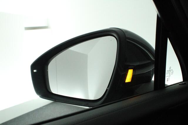 Volkswagen TIGUAN 1.5 272pk eHybrid R-Line Edition Trekhaak Camera Keyless Massage Virtual Cockpit Panoramadak Carplay