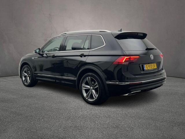 Volkswagen TIGUAN Allspace Highline Business R 1.5 TSI 150pk DSG Automaat Trekhaak, Lederen bekleding, Adaptive cruise control, Navigatie, Elektrische achterklep
