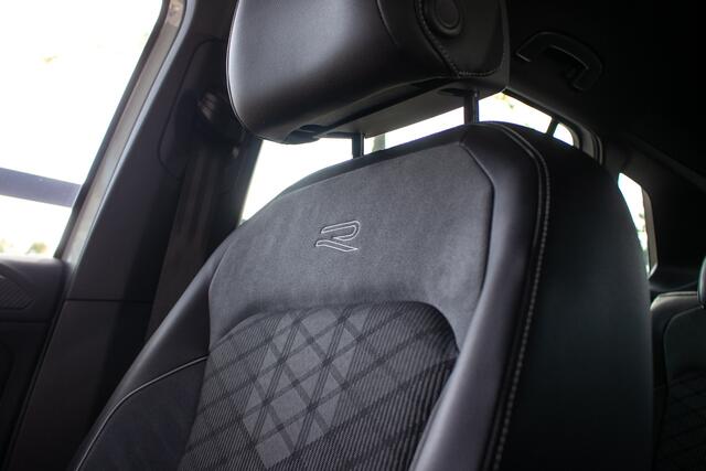 Volkswagen TIGUAN 1.4 TSI eHybrid R-Line Business+ - Wegkl. Trekhaak | Winter pack | HUD | Blindspot | Dode hoeksens.