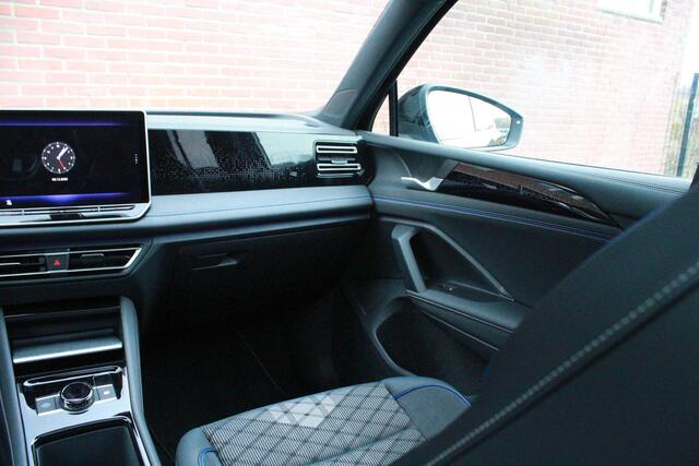 Volkswagen TIGUAN 1.5 eHybrid R-Line Edition | Pano | Trekhaak | ACC |