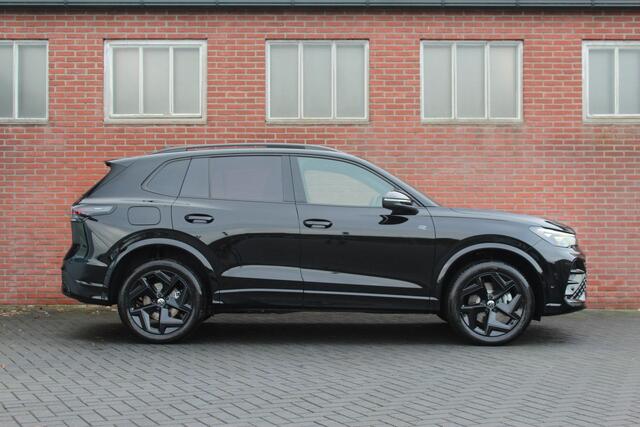 Volkswagen TIGUAN 1.5 eHybrid R-Line Edition | Pano | Trekhaak | ACC |