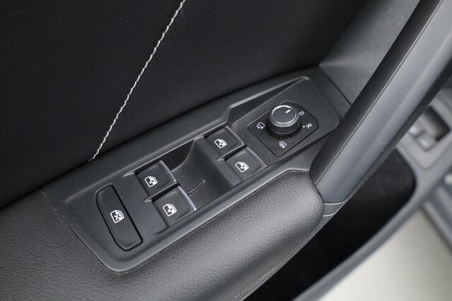 Volkswagen TIGUAN 1.4 TSI eHybrid R-Line DSG | Pano | IQ. Light | HUD | Adapt. Cruise | Stoel- Stuurverw. | CarPlay