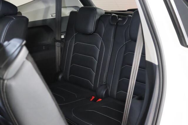 Volkswagen TIGUAN Allspace 1.5 TSI Highline R-line 7-Persoons , Trekhaak, Panoramadak, Lederen bekleding, Virtual Cockpit,