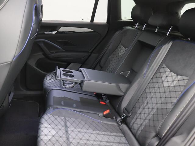 Volkswagen TIGUAN 1.5 eHybrid R-Line Edition 272PK DSG Pano-Schuifdak, Black Style, Achteruitrijcamera, Trekhaak, 20" LM Velgen, Keyless, Side Assist, Navi via Apple Carplay/Android Auto, Stoel-Stuurverwarming