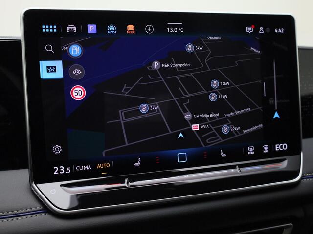 Volkswagen TIGUAN 1.5eHybrid 200kW/272PK R-Line DSG · Panoramadak · Trekhaak · Massagefunctie · Camera · Apple/Android Carplay · Garantie t/m 30-03-2030 of 100000km.