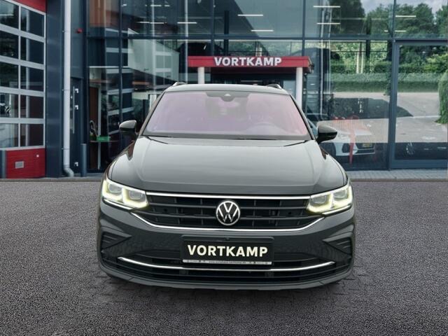Volkswagen TIGUAN 2.0 TDI DSG LIFE PANO.DAK/360CAMERA/TREKHAAK/ACC/NAVI/CARPLAY/STOEL+STUURVERW./ELEK.ACHTERKLEP