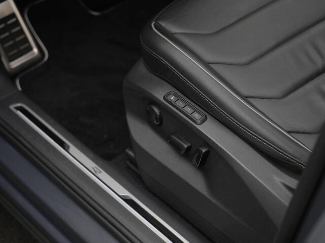 Volkswagen TIGUAN 1.4 TSI eHybrid 245 pk DSG R-Line Business+ | Panoramadak | Leder | Geheugenstoelen | 360 camera | IQ Light