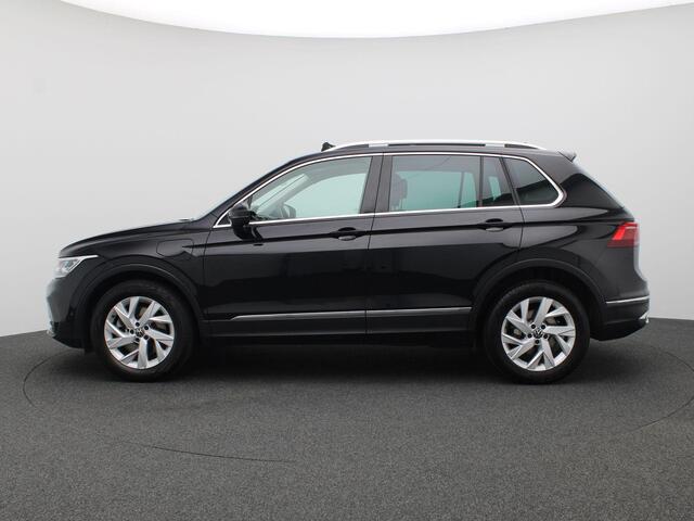 Volkswagen TIGUAN 1.4 TSI eHybrid Elegance 245PK DSG Pano-Schuifdak, Keyless, Trekhaak, Achteruitrijcamera, 18" LM Velgen, Matrix LED-Verlichting, Side Assist