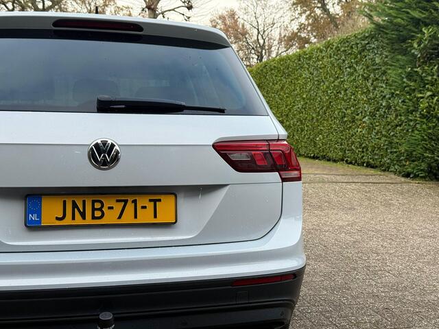 Volkswagen TIGUAN 1.5 TSI ACT Comfortline Business DIGITAL DASH - TREKHAAK - STOELVERWARMING