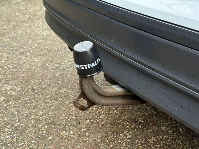 Volkswagen TIGUAN 1.5 TSI ACT Comfortline Business DIGITAL DASH - TREKHAAK - STOELVERWARMING