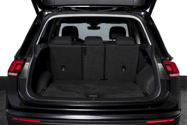 Volkswagen TIGUAN 1.4 TSI ACT 150 PK Comfortline Business - Automaat | Adapt. Cruise | Stoelverw. | PDC | Camera | NAV + App. Connect | ECC | Elek. Klep | Elek. Trekhaak | LM 19" |