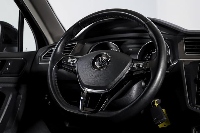 Volkswagen TIGUAN 1.4 TSI ACT 150 PK Comfortline Business - Automaat | Adapt. Cruise | Stoelverw. | PDC | Camera | NAV + App. Connect | ECC | Elek. Klep | Elek. Trekhaak | LM 19" |