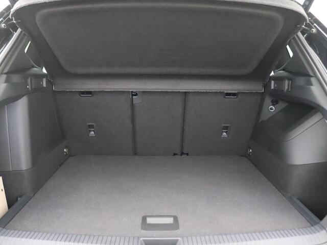 Volkswagen TIGUAN 1.5 eHybrid R-Line Edition 272PK DSG Pano-Schuifdak, 20" LM Velgen, Trekhaak, Black Style, Navi via Apple Carplay/Android Auto, Keyless, Side Assist, Achteruitrijcamera