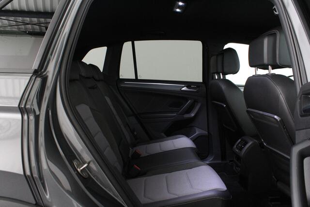 Volkswagen TIGUAN 1.5 TSI ACT R-Line Black Style 360° camera / Black Style pakket / Trekhaak wegklapbaar / all season banden
