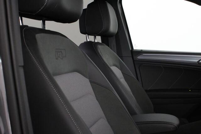 Volkswagen TIGUAN 1.5 TSI ACT R-Line Black Style 360° camera / Black Style pakket / Trekhaak wegklapbaar / all season banden