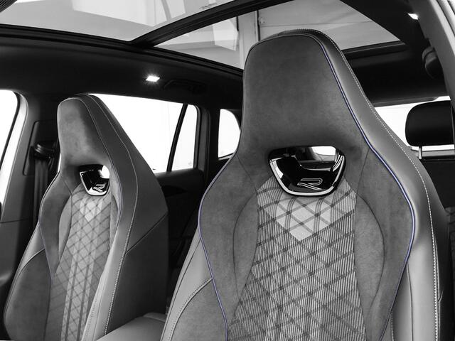 Volkswagen TIGUAN R-Line Edition 1.5 eHybrid 204 pk 6 versn. DSG · Black Style Pakket · Comfort Pakket · Trekhaak inklapbaar, met elektrische ontgrendeling, incl. aanhangermanoeuvreerhulp Trailer Assist ·