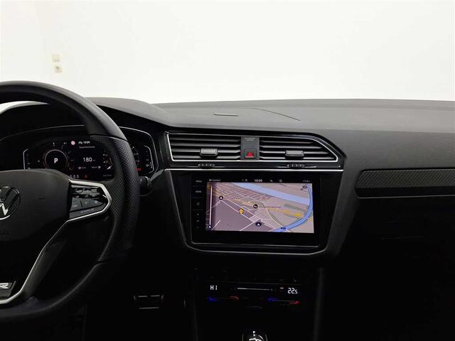 Volkswagen TIGUAN 1.4 TSI eHybrid R-Line Leer LED Panoramadak Trekhaak 20 Inch Elek Stoelverstelling Stuurwielverwarming Keyless Entry Head-Up Display