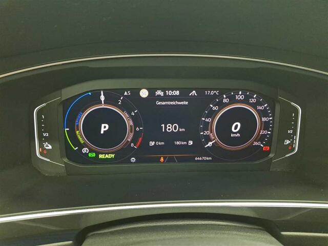 Volkswagen TIGUAN 1.4 TSI eHybrid R-Line Leer LED Panoramadak Trekhaak 20 Inch Elek Stoelverstelling Stuurwielverwarming Keyless Entry Head-Up Display