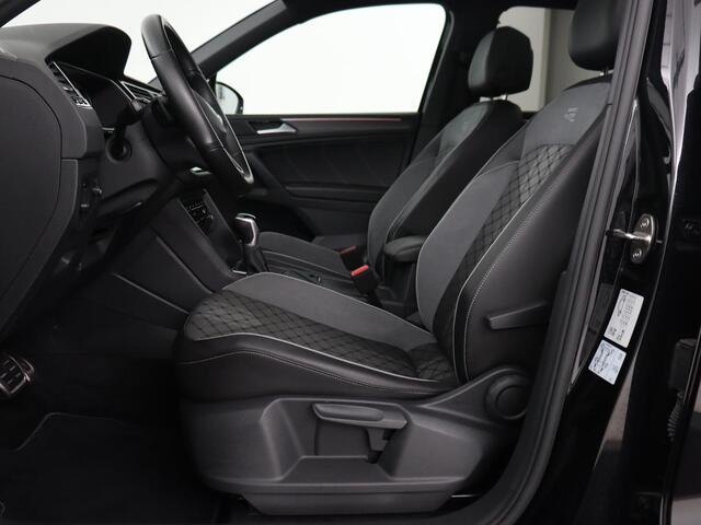 Volkswagen TIGUAN 1.4 TSI eHybrid R Line | Panoramadak | Head-Up | Trekhaak | Stoelverwarming | Camera | Park Assist | Carplay | Matrix LED | Navigatie | Stuurverwarming | PHEV | Plug In