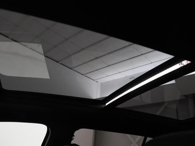 Volkswagen TIGUAN 1.4 TSI eHybrid R Line | Panoramadak | Head-Up | Trekhaak | Stoelverwarming | Camera | Park Assist | Carplay | Matrix LED | Navigatie | Stuurverwarming | PHEV | Plug In