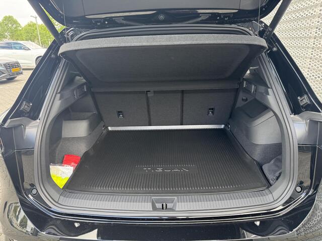 Volkswagen TIGUAN R-Line-Edition 1.5 110 kW / 150 pk eTSI 7 versn. DSG | Trekhaak met wegklapbare kogel | Panoramadak |