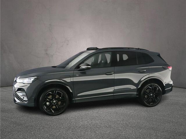 Volkswagen TIGUAN R-Line Edition 1.5 TSI eHybrid 272pk DSG Automaat Trekhaak, Panoramadak, Harman Kardon audio, Adaptive cruise control, Elektrische achterklep, Achteruitrijcamera