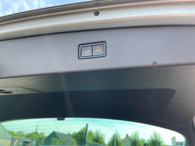 Volkswagen TIGUAN 2.0 TSI 4Motion Highline NL auto 1e eigenaar door ons geleverd en onderhouden 20 inch Suzuka velgen, navigatie, panoramadak, DSG automaat, R-Line exterieur, achteruitrijcamera, Dynaudio, led plus, sport onderstel, stoelverwarming, reservewiel, Side assist