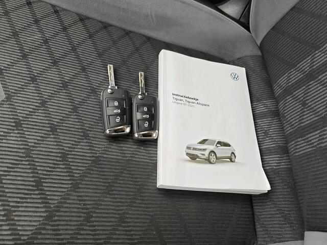 Volkswagen TIGUAN Allspace 1.5 TSI R-Line Business+ 7p. / AUTOMAAT/ PANO/ TREKHAAK/ 2X R-LINE/ CAMERA/ PARK. SENSOREN/ DIGITAL DASHBOARD/ LED/ NAVI/ CLIMA/ 19" LMV