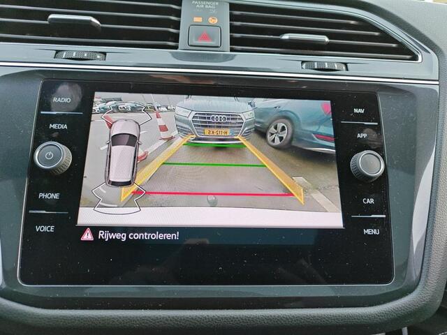 Volkswagen TIGUAN Allspace 1.5 TSI R-Line Business+ 7p. / AUTOMAAT/ PANO/ TREKHAAK/ 2X R-LINE/ CAMERA/ PARK. SENSOREN/ DIGITAL DASHBOARD/ LED/ NAVI/ CLIMA/ 19" LMV