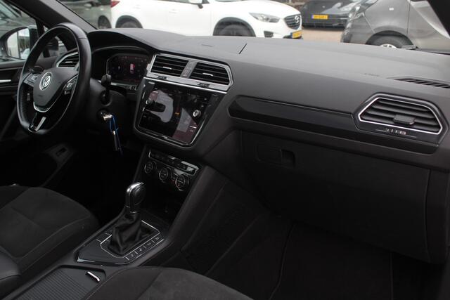 Volkswagen TIGUAN Allspace 1.5 TSI Highline Business R / Trekhaak / Camera / Navigatie / Keyless / 19'' / Stoelverwarming / DAB / ACC