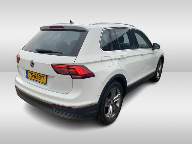 Volkswagen TIGUAN 1.4 TSI ACT Highline / Camera / Virtual Cockpit / Dynaudio / CarPlay / 19'' / Dodehoek / DAB / Stoelverwarming / ACC