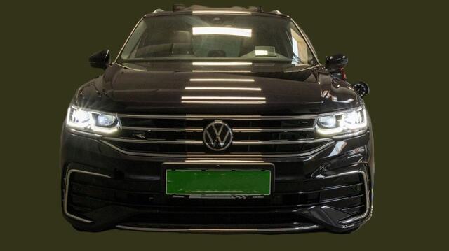 Volkswagen TIGUAN 1.4 TSI eHybrid R-Line Business+ Black 245PK IQ.Light Matrix Pano Head Up 20 Inch Memory Leer Trekhaak ACC 360 Camera
