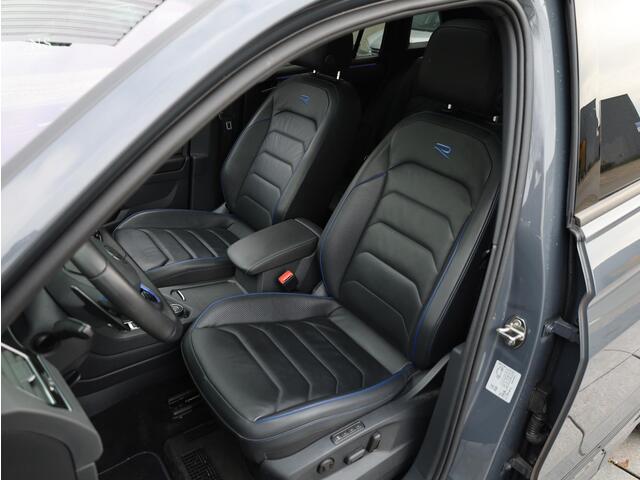 Volkswagen TIGUAN R Akrapovic | Panodak | Vol Leer | Harman/Kardon | 360° | Keyless | Memory | IQ Light Matrix | 21"Inch |