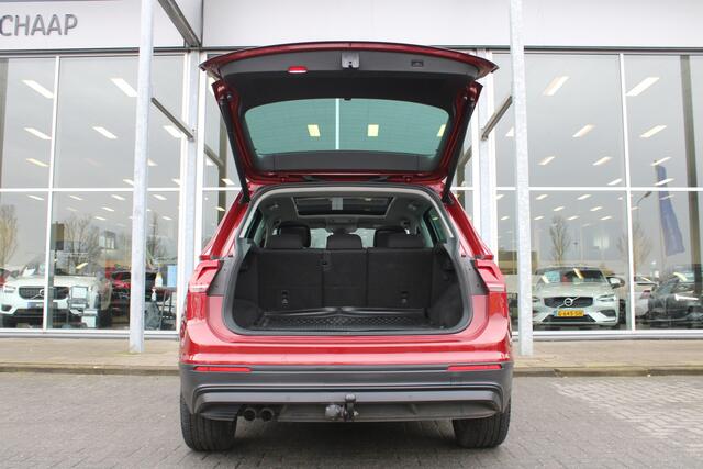 Volkswagen TIGUAN 1.4 TSI Comfortline Business | Schuif/kanteldak | Adapt. Cruise | Trekhaak | Verw. Voorstoelen | DAB | 20" LMV |